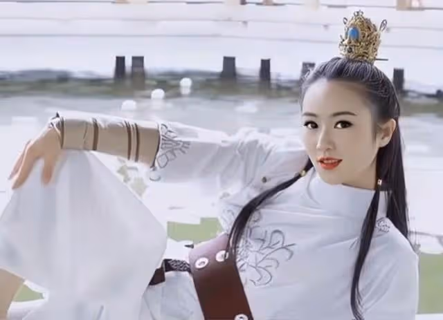 香港知名女星曬照被批面目全非!超重濾鏡太嚇人,網友直呼不敢認