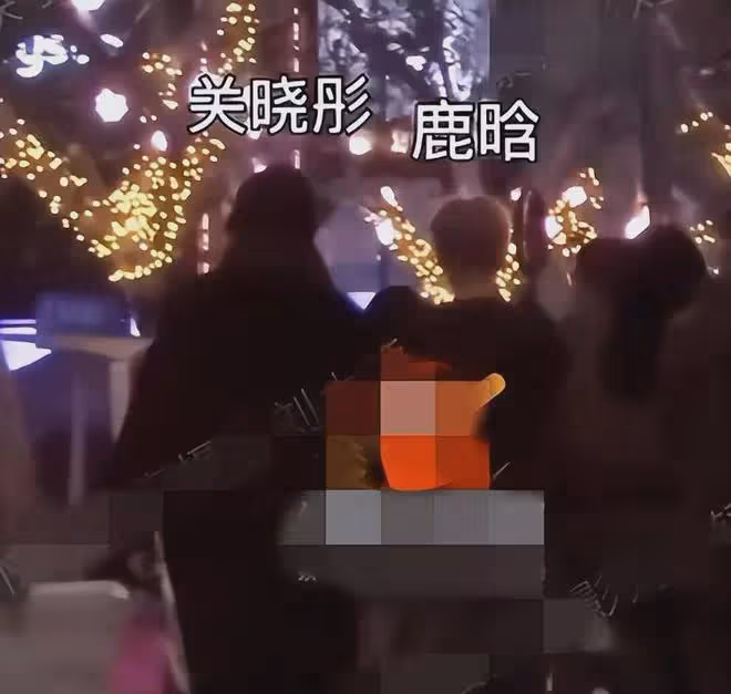 好甜蜜!關曉彤陪鹿晗上班,牽手七年恩愛如初