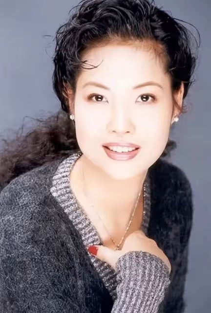 李雙江兒子李天一或將出獄,改名李冠豐,夫妻倆參加聚會心情好