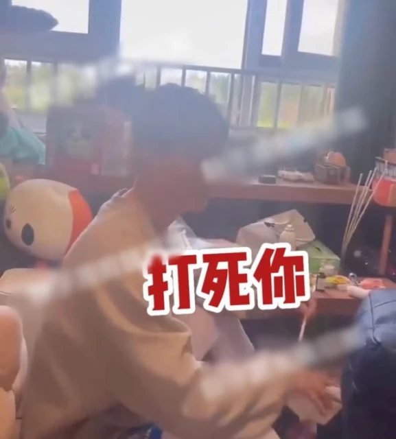 29歲男星家暴出軌!吃軟飯長期亂約辱罵女友,狂扇巴掌掄起掃帚打