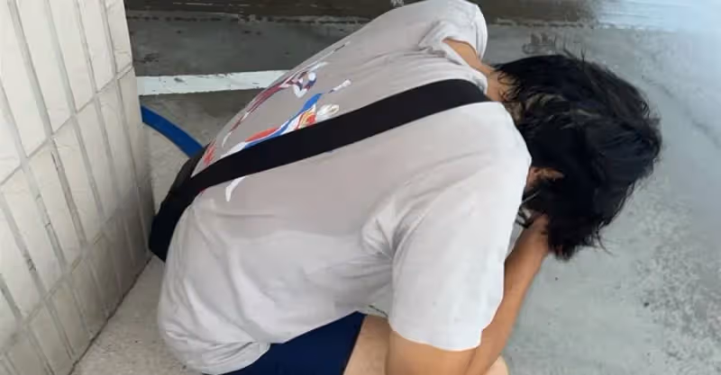 「台灣處處有溫情」乘客膽結石發作司機「冒雨相伴等救護車」　暖舉感動3.2萬人