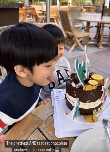 鄭嘉穎為4歲長子慶生，嬌妻陳凱琳膚色暗沉，剛出月子就陪兒子瘋玩