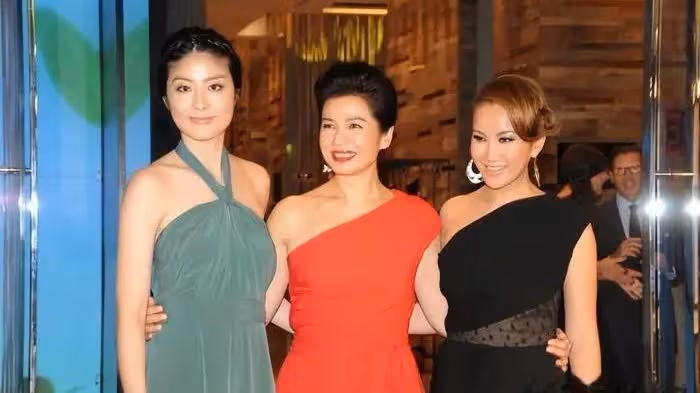 鍾楚紅陳慧琳李玟同框，明艷端莊相輔相成，三個女人造就視覺盛宴