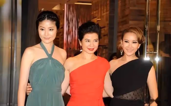鍾楚紅陳慧琳李玟同框，明艷端莊相輔相成，三個女人造就視覺盛宴