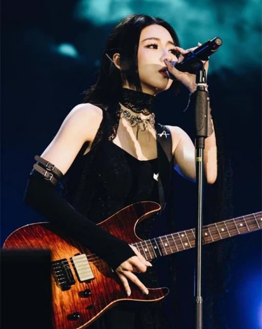TVB女星表演頻出意外!換衣時被人闖入嚇哭,震傷耳膜發燒急求醫