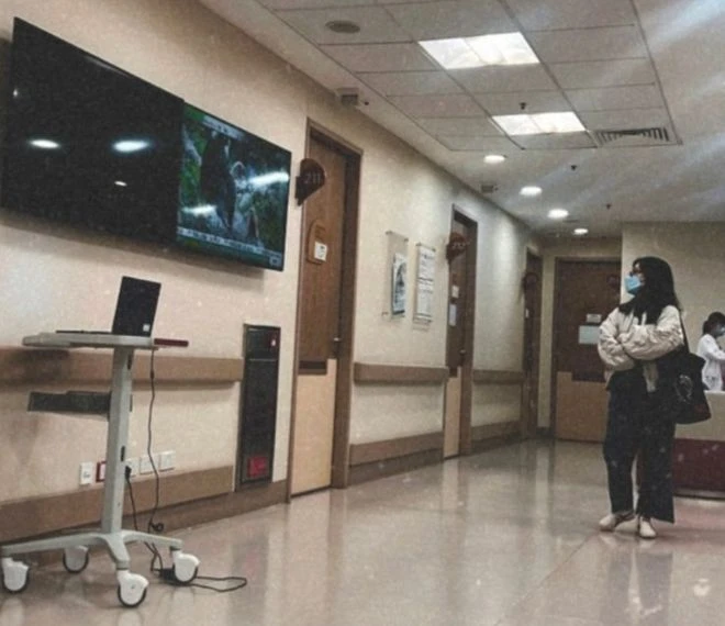 TVB女星表演頻出意外!換衣時被人闖入嚇哭,震傷耳膜發燒急求醫