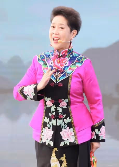 劉三姐病危原因公開，丈夫何有才透露：愛子雁飛一年前不幸離世