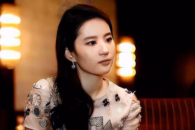 劉亦菲喊話唐嫣:為何不推薦我去《客棧》當嘉賓?唐嫣回復笑翻全場