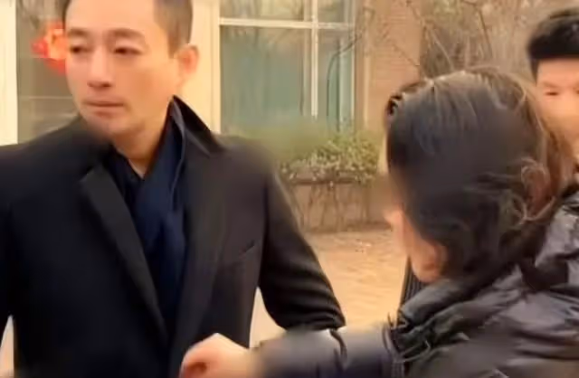 汪小菲現身張蘭直播間,或與張穎穎分手,剪了平頭疑似專心搞事業