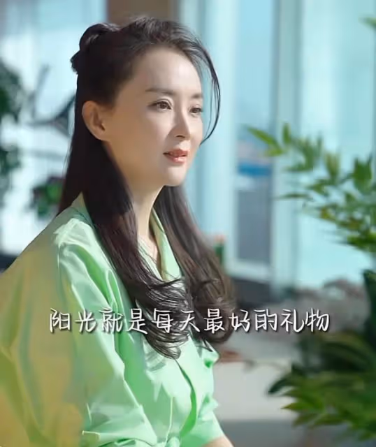 「晴格格」王艷在故宮旁豪宅中跳舞,稱自己無欲無求,遭網友吐槽