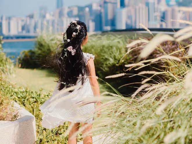 吳佩慈罕見露面給名媛姐妹慶生,4個孩子媽媽的她仍舊很漂亮