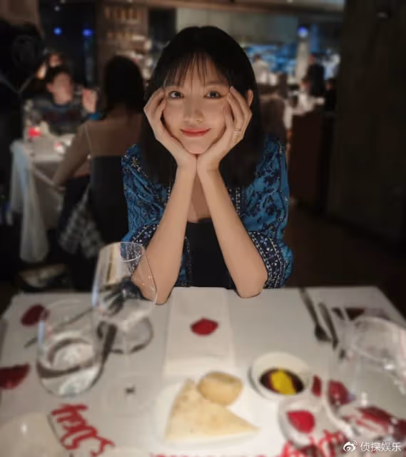 張梓琳曬二胎女兒騎馬萌照,妹妹罕露正臉顏值超高,長得像爸爸