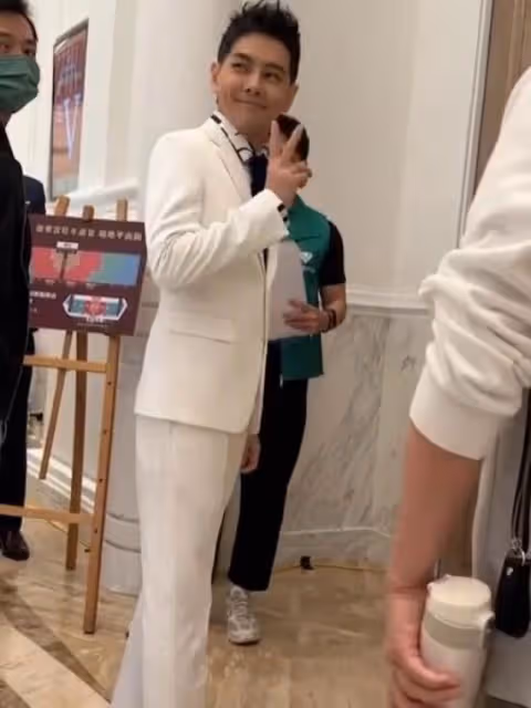 林志穎車禍復工後首露面,騎車與歐弟聚餐,曝歐弟離婚後全面復出