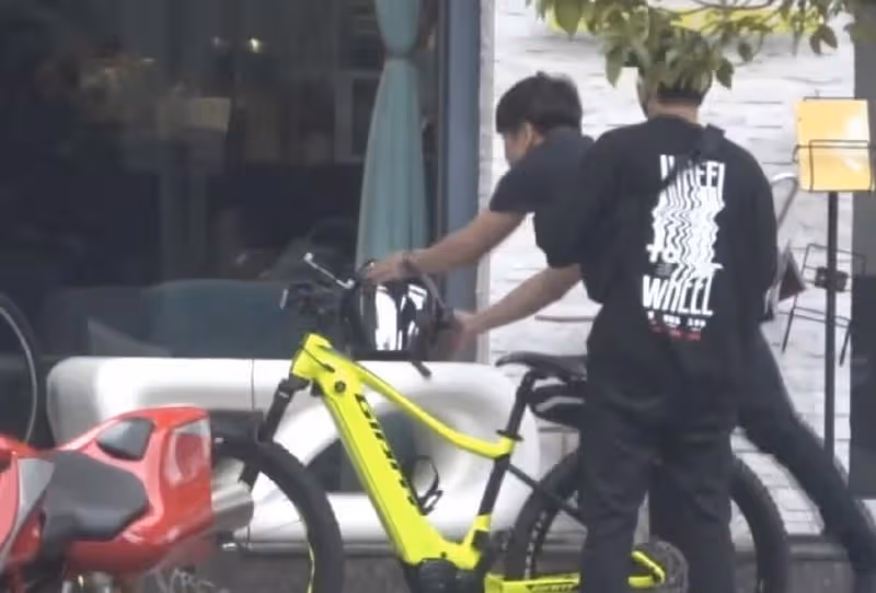 林志穎車禍復工後首露面,騎車與歐弟聚餐,曝歐弟離婚後全面復出