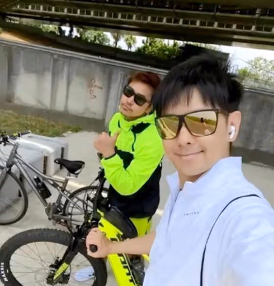 林志穎車禍復工後首露面,騎車與歐弟聚餐,曝歐弟離婚後全面復出