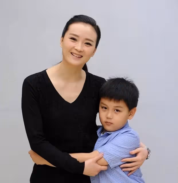 王艷言論引爭議！住故宮旁11億豪宅稱無欲無求，兒子一天零花錢3w