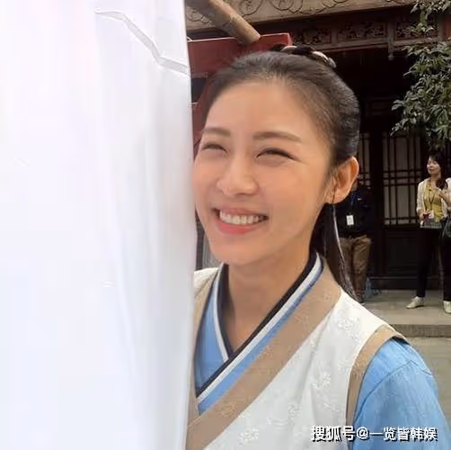 河智苑穿粉色衣服超可愛 44歲少女感滿溢 高中決定當演員一路走紅