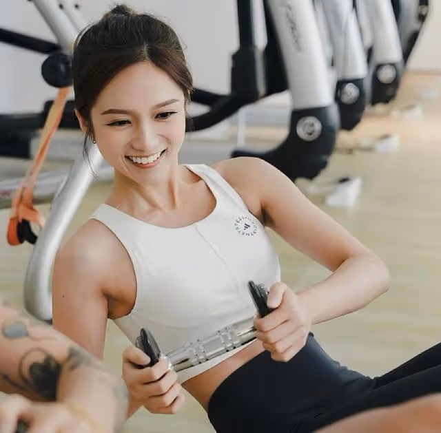 TVB最上鏡港姐轉行做健身教練!人美身材好,在網上主動求工作