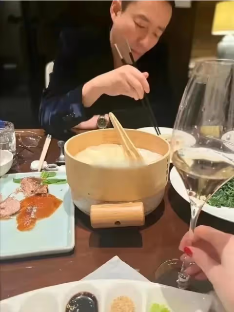 曝大S被具俊曄捲走2.2億，癲癇復發住院昏迷，網友：惡人自有天收