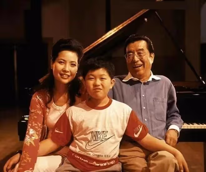 李天一或將出獄，改名李冠豐，李雙江夫婦參加聚會心情舒暢