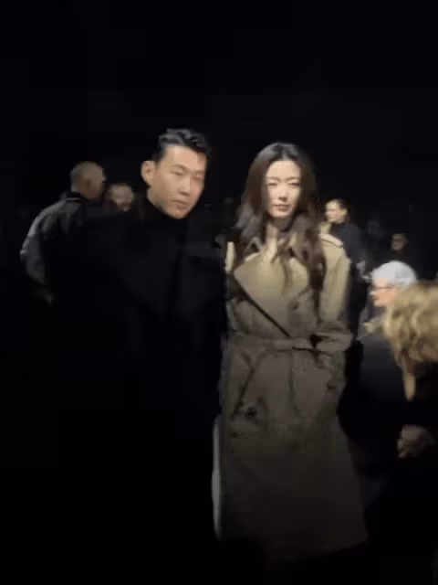 41歲全智賢和45歲金喜善，這臉的差距有點大呀
