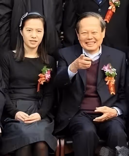 圖他名圖他老,圖他結婚不給錢?3對老少戀的夫妻,各有各的煩惱