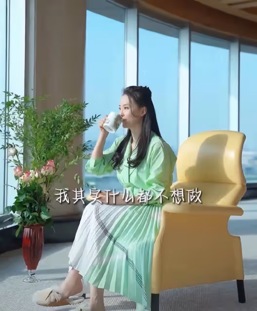 49歲王艷近況:住故宮旁豪宅,品茶跳舞,勸大家都要歲月靜好!