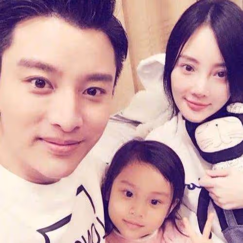 李小璐欲和賈乃亮復婚,賈乃亮會分手90後女友,為了甜馨復婚?