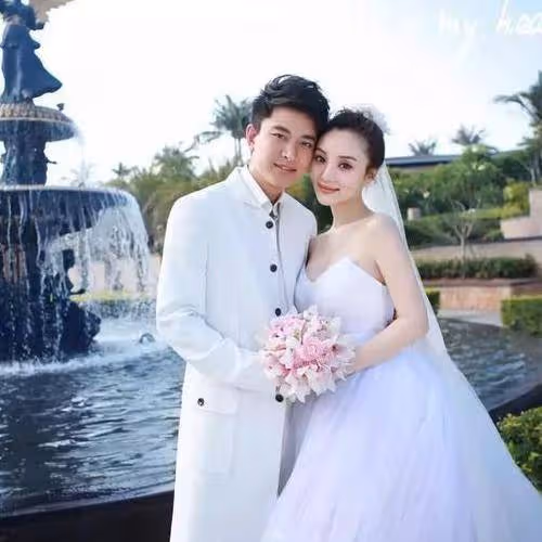 李小璐欲和賈乃亮復婚,賈乃亮會分手90後女友,為了甜馨復婚?