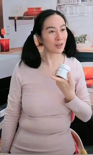 是上官海棠？葉璇成醜態百出的老阿姨！與網友互懟充滿鄙夷和歧視