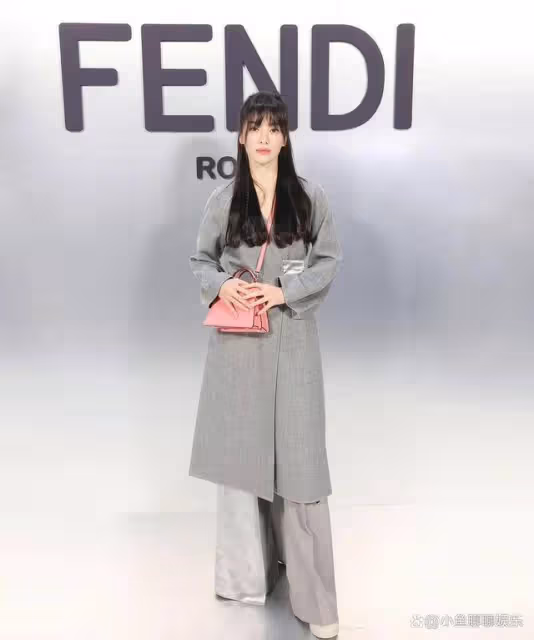 宋慧喬許光漢米蘭時裝周同框，美女帥哥超養眼，相差9歲完全看不出