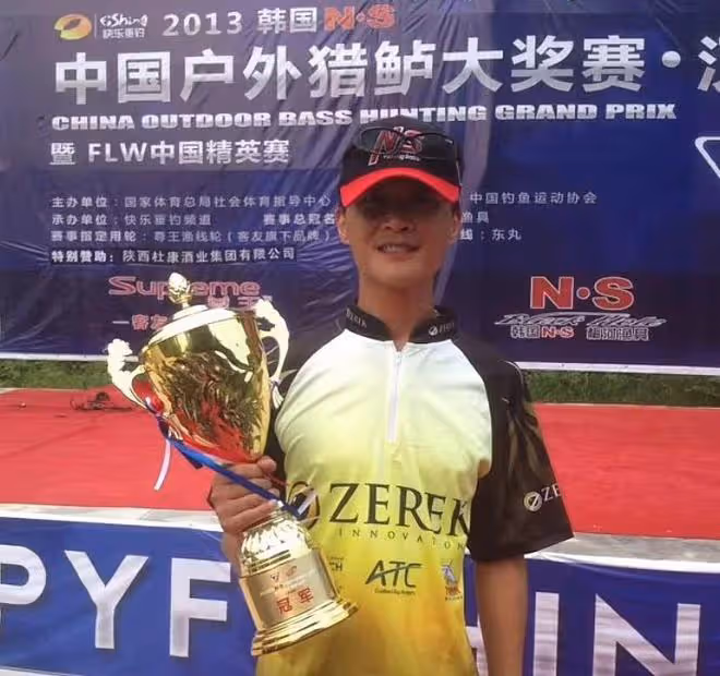 英雄走好!網紅王大蔥因火場救人去世,呼吸道遭受灼傷,痛苦離世