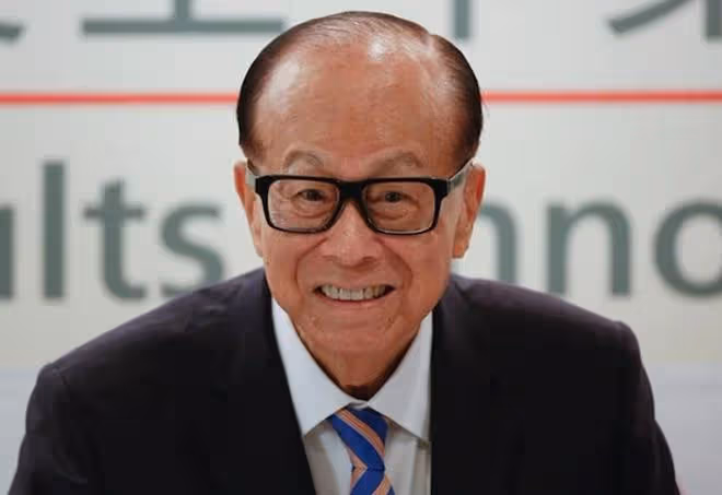 李嘉誠再登香港首富寶座,新世界鄭家純排第三,劉鑾雄排第8位