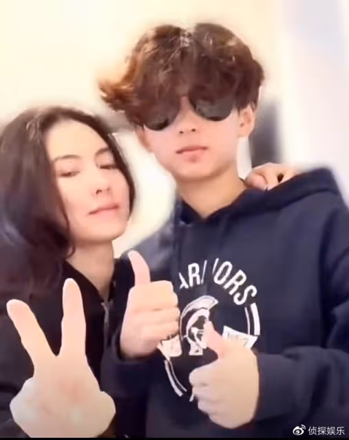 張柏芝與次子同框像姐弟,13歲小Q黑超遮面,比爸爸謝霆鋒還帥