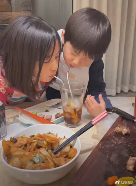 孫莉曬一家五口幸福日常,多多淑女弟弟鬼馬,多妹濃妝卷髮超個性