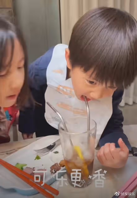孫莉曬一家五口幸福日常,多多淑女弟弟鬼馬,多妹濃妝卷髮超個性