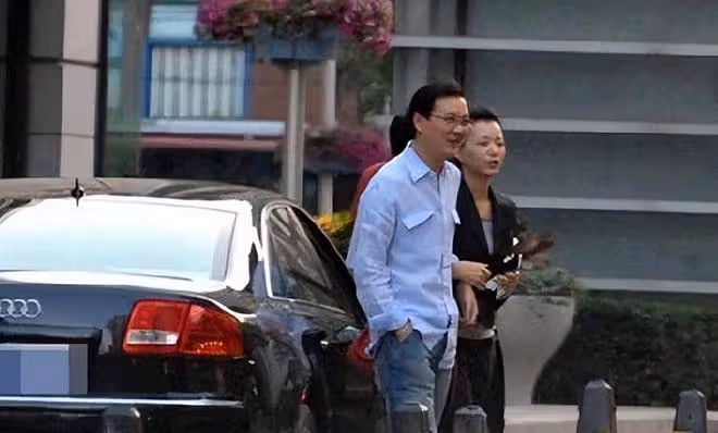 一天6個瓜:男星約炮還嫌女方體毛多,董卿富豪老公被限制消費