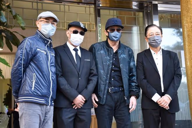 98歲樂壇教父去世,許冠傑現身靈堂稱很傷心,劉德華張學友送花圈