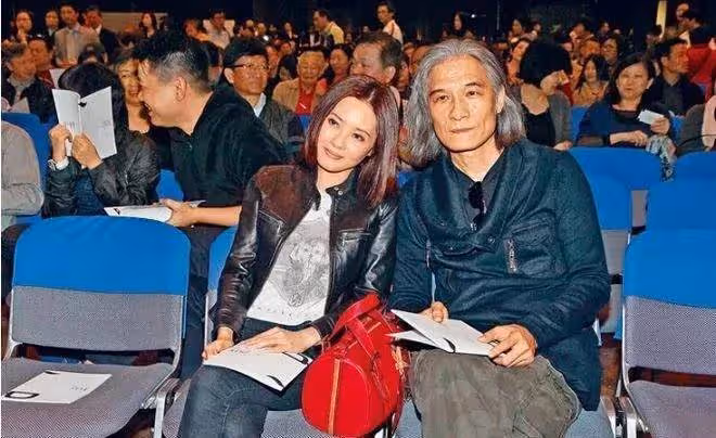 她曾是蜜桃女神,差點成為謝霆鋒舅媽,因陷丑聞前程盡毀,如今57歲孑然一身