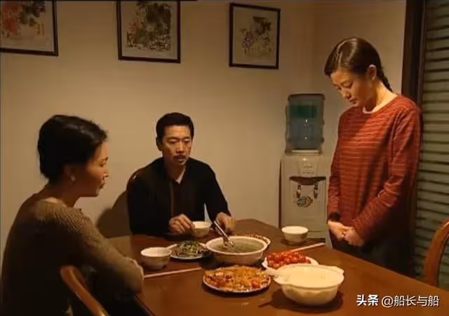 7年前為孫子出氣,踢了外孫女兩腳,7年後女婿:養老找你孫子吧