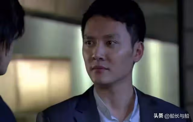 住女兒家三周,女婿睡公司,女兒到家就回屋,母親懊悔:早該醒悟