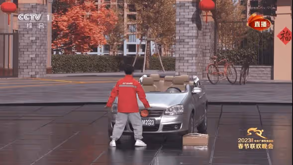王寶強與女友開豪車出行!女方忙前忙後還當司機,情侶牽手像母子