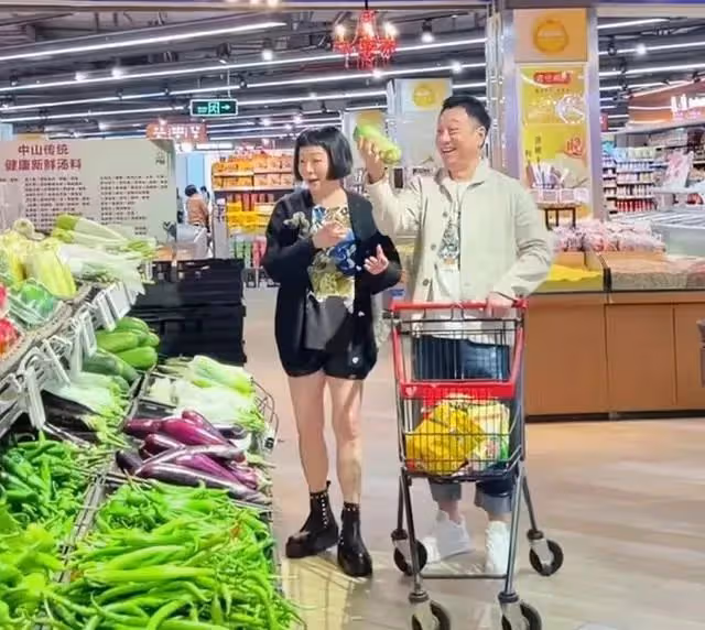 58歲黎耀祥中山買房定居!拋棄相戀10年的髮妻,坦言現任是第三者