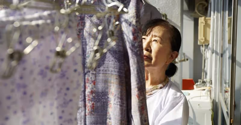 夫妻AA制31年，丈夫癱瘓臥床，61歲阿姨：一天給我1000塊也不伺候