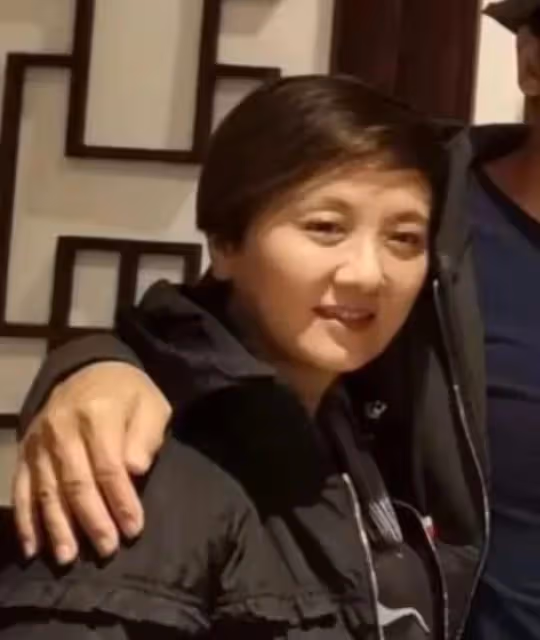 68歲張國立太瀟灑!在國外吃西餐開遊艇,兒子張默已經有了新身份