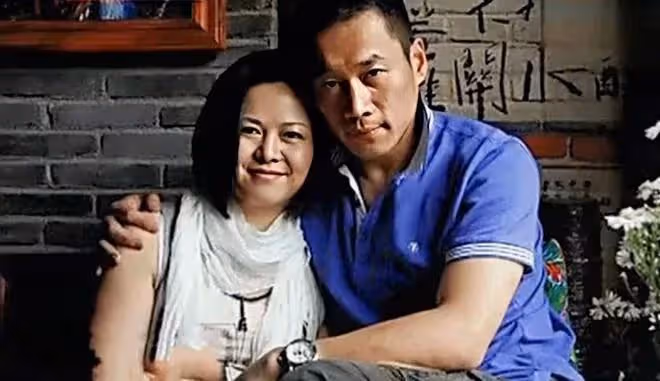 演員丁海峰:美國別墅曝光,自稱為了陪伴家人,暫未回應是否移民