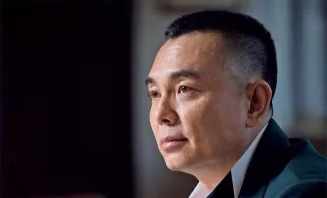 李厚霖：2023被限制高消費涉多起勞動合同糾紛，公司股價暴跌97%
