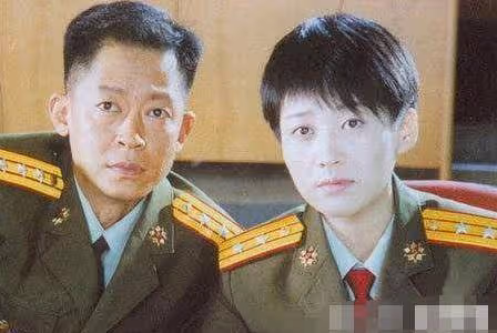 看了51歲前任江珊,再看看現任44歲妻子,網友:有點替王志文可惜