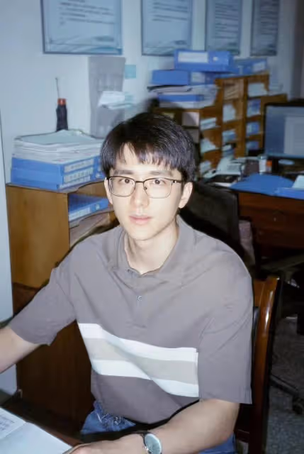曝大熱青春劇CP戀情!戀愛六年感情穩定,情人節泰國約會好甜蜜