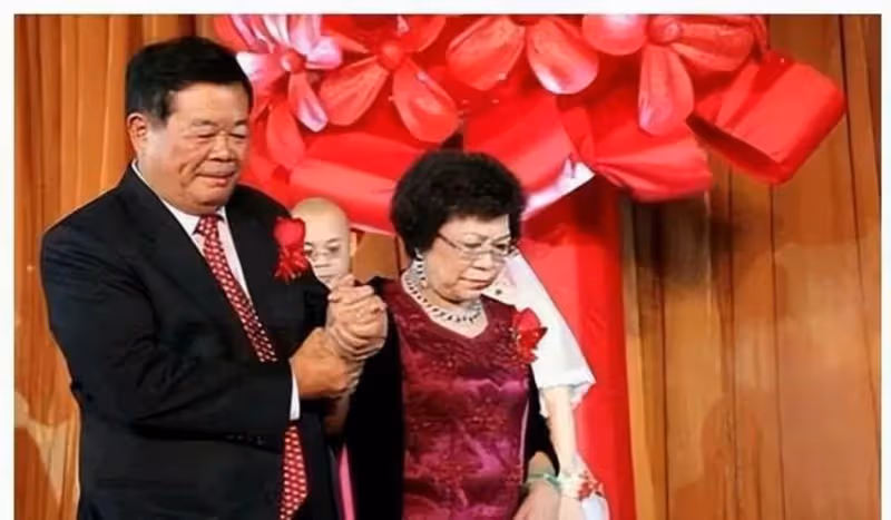 百億富豪曹德旺:愛上紅顏知己鬧離婚,妻子的一句話讓他幡然醒悟
